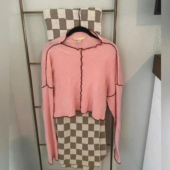 URBAN OUTFITTERS LONGSLEEVE TOP SIZE LARGE - Picture 1 of 6